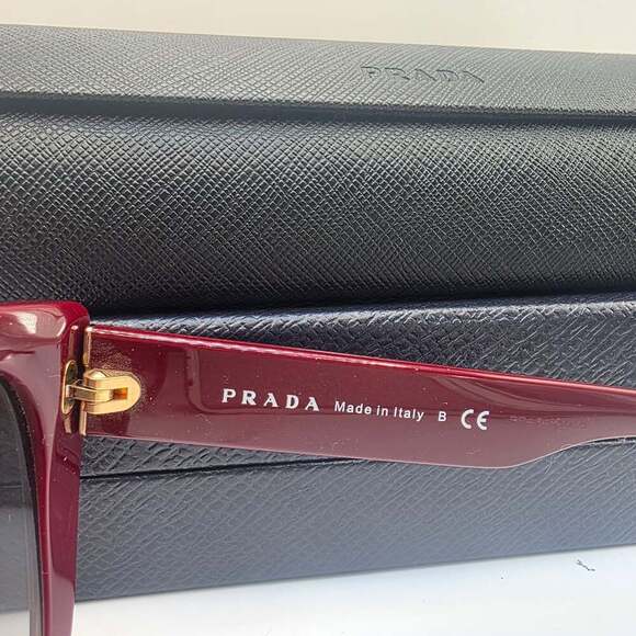 321 Prada Women's Red Polarized Rectangle Sunglasses Shades Size 52-18-140 - Picture 6 of 6